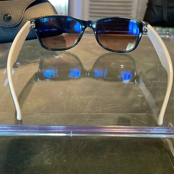 RayBan customer women’s black and tan sunglasses with case RayBan customer women main image 2